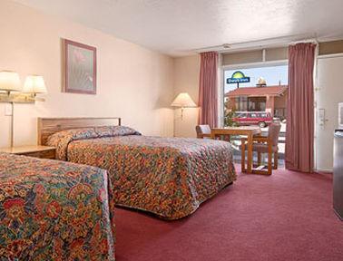 America'S Best Value Inn ורנל חדר תמונה