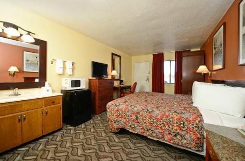 America'S Best Value Inn ורנל חדר תמונה