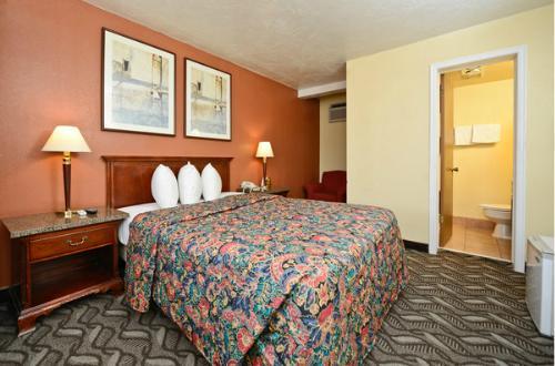 America'S Best Value Inn ורנל חדר תמונה